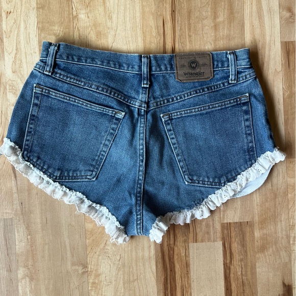 Vintage Wrangler Eyelet Ruffle Denim Short Shorts - Picture 4 of 5